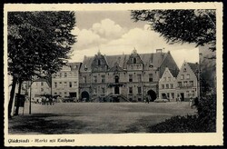 Glückstadt: s/w.- AK 'Markt mit Rathaus', gelaufen 1958 nach Kiel. ...