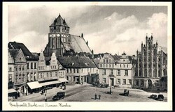 Greifswald: s/w.-Fotokarte 'Markt mit Marienkirche' mit Oldtimern, ...