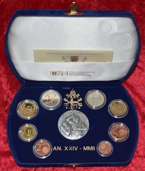 40.200.330: Europe - Italy - Papal-States: Euro - Coins