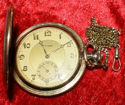 Goldene Sprungdeckel-Taschenuhr: der schweizer Firma 'CYMA' (ca. ...