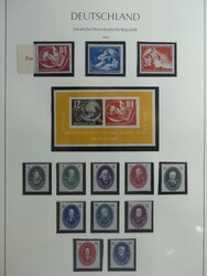 Komplette Sammlung bis 1969 in 3 Vordruckalben, dahinter noch weitere ...