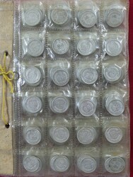 Interessante Sammlung von ca. 250 vorwiegend Cash-Münzen in zwei ...