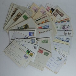 Schachtel mit hunderten von teils philatelistisch frankierten Belegen ...