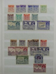 Alte Teilsammlung mit höheren Werten im Steckbuch  Automatically ...