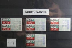 Ordner mit mehr als 160 Marken, überwiegend postfrisch, mit einigen ...