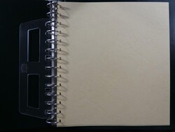 Zwei grüne Safe-Ringbinder YOKAMA (Artikelnummer 783) mit Schuber,NP ...