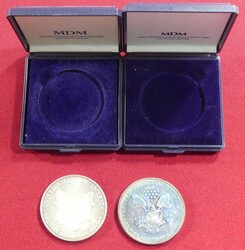 2 Stück 1 Unze 1995 und 2005 (Silber ca. 62 g fein).  Automatically ...