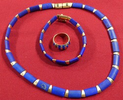 Set mit Lapislazuli: Das attraktive Schmuck-Set besteht aus einem ...