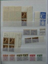 Partie von etlichen Zusammendrucken der ersten Ausgaben in zwei ...