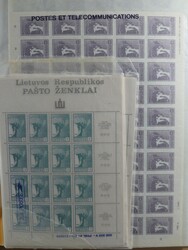 Enormer Lagerbestand in zwei Bogenmappen sowie einem dicken ...