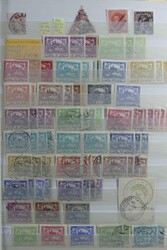 Interessante und gut gefüllte Sammlung in zwei Steckalben. Beginnend ...