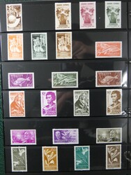 ABO-Sammlung aus den Jahren 1950–1971 auf Blankoblättern im Album. ...