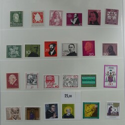 11-bändige Motivsammlung mit Marken, Kleinbögen und Belegen meist ...