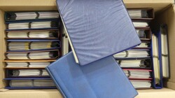 Umfangreicher Bestand in über 20 Ordnern mit rund 3.500 ...