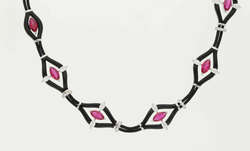 Collier von Nikos Koulis in Weissgold 18K mit Email-Verzierungen, 6 ...