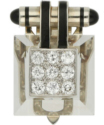 550.40: Jewelry, brooches and pins