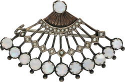 550.40: Jewelry, brooches and pins