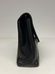 Chanel Jumbo Single Flap BagStilvolle Vintagetasche aus schwarzem ...