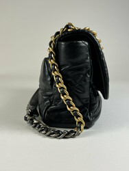 Chanel Flap Bag - Matelassé DesignExquisite Chanel Classic Flap Bag ...