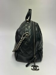 Chanel Bowling BagKlassische Chanel Bowling Bag gefertigt aus ...