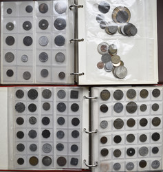 100.80.10: Pièces de machines à sous - pièces de monnaie - or de partout dans le monde
