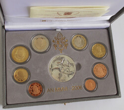 40.200.390: Europe - Italy - Euro - Coins