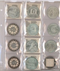 Drei Münzblätter mit 30 x 100 ATS sowie 3 x 500 ATS Gedenkmünzen, ...