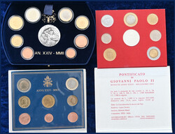 40.200.330: Europe - Italy - Papal-States: Euro - Coins