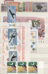1947-1990's: Hundreds of mint stamps, se-tenants and souvenir sheets ...