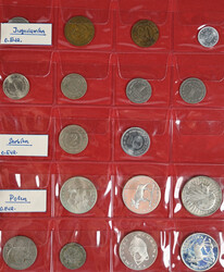 Circa 100 Münzen in Silber und unedlen Metallen aus aller Welt; ...