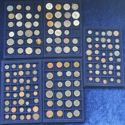 Alukoffer mit circa 150 Münzen und Medaillen aus aller Welt; 19./20. ...