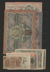 2 Albums with a small collection of Russian and Soviet banknotes, ...