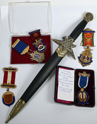 Freimaurer: 5 Mitgliedsabzeichen versch. Freimaurervereinigungen, ...