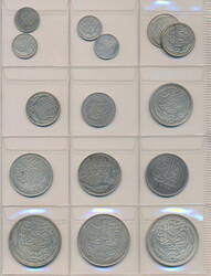 Britisches Protektorat 1914 - 1922: Zwei Münzblätter mit 30 Münzen ...