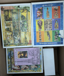 Huge stock of appr. 5000 sheets with eight varieties. With french and ...