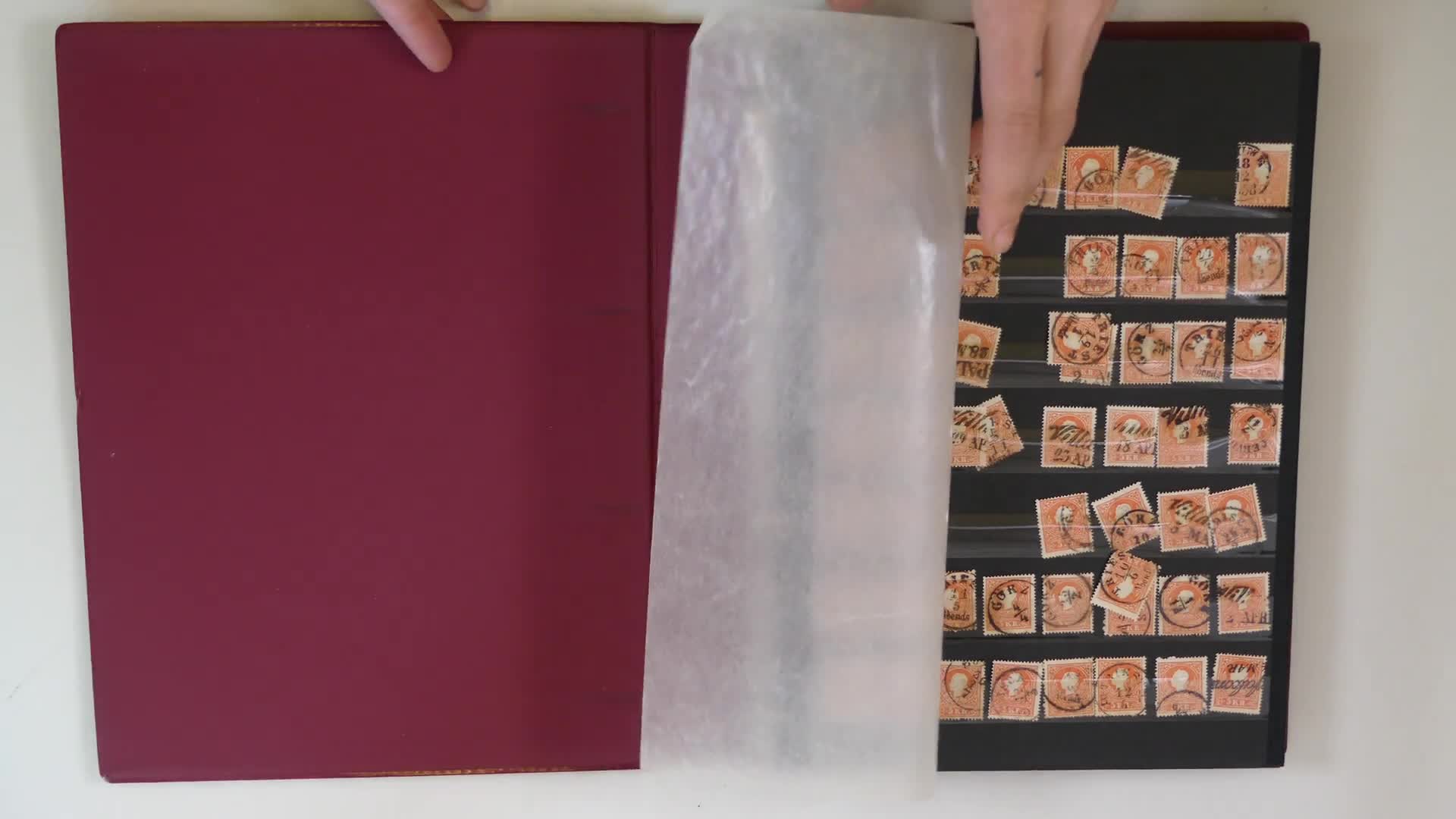 1858/59, Album mit hunderten Marken der 5, 10 und 15 Kreuzer Werte in ...