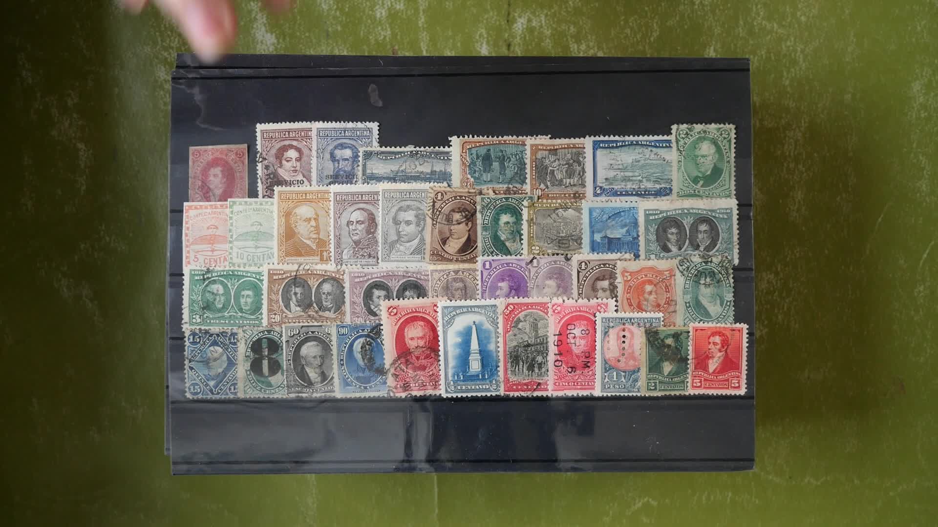 Gewaltige Bestände schon ab der 1.Ausgabe, dabei auch Mi. Nr. 3 ...