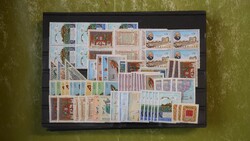 Umfangreicher Bestand ab der Klassik, ab der 1.Ausgabe, im Modernen ...