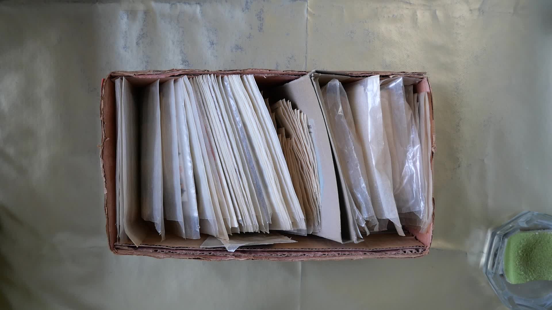 Altes Tütenlager, oft die Ausgaben in Viererblöcken u. mehrfach ...