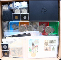 100.80.30: Multiple Lots - Coins - World Coins