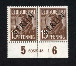 1948, 15 Pfg. Schwarzaufdruck als zwei postfrische Unterrandpaare mit ...