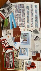 TEMATICA TORINO CALCIO - Una busta contenente cartoline, francobolli, ...