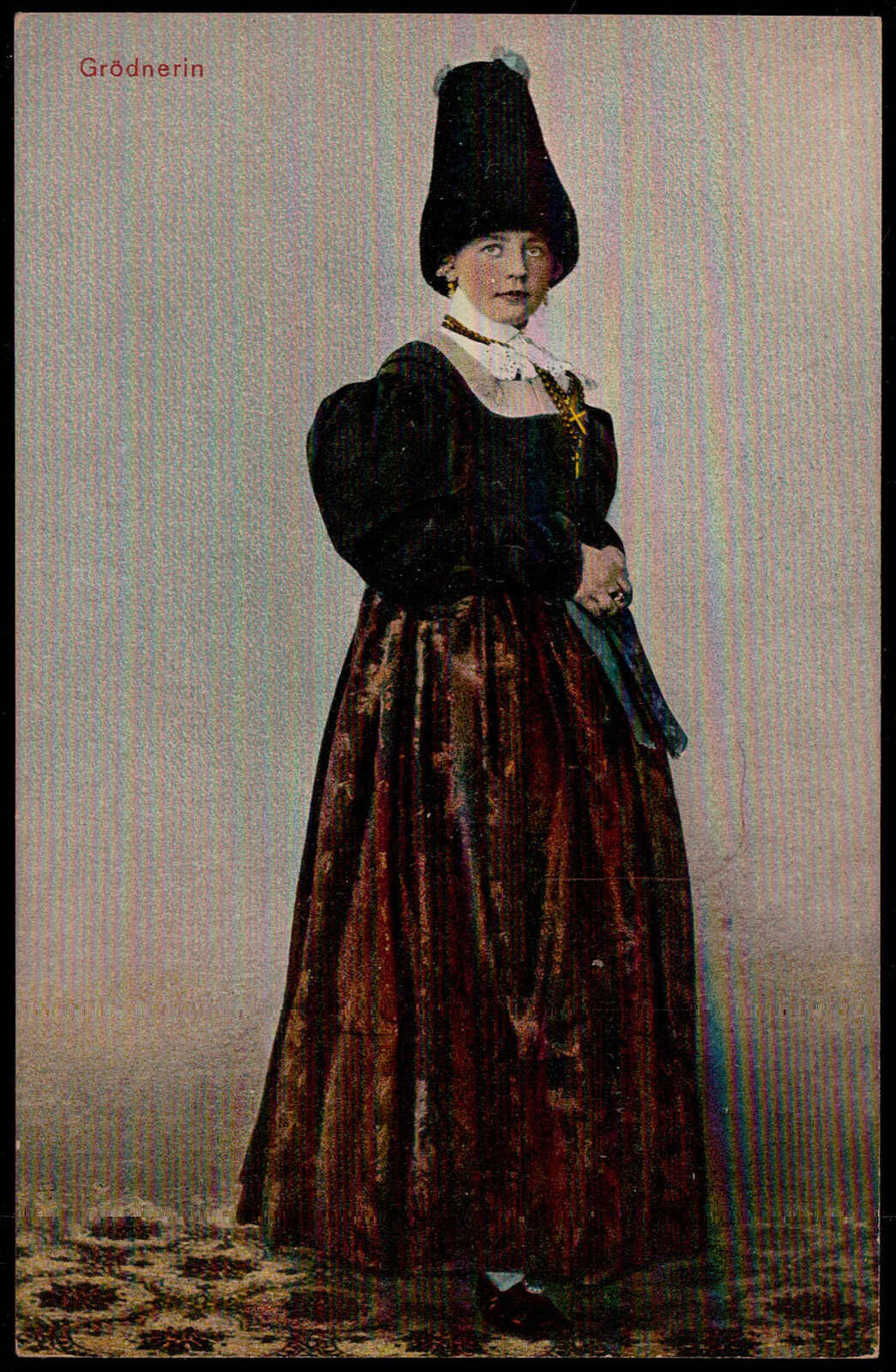 Gr?dnerin in Tracht um 1910  I-II