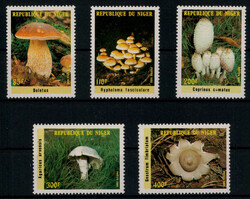 Pilze 1985 kpl. **  (13,-)