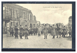 ST. Marie a' Py,  Platzkonzert vor zerstörten Häusern 1915 per ...