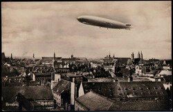 Zeppelin ?ber Breslau um 1930  I-II