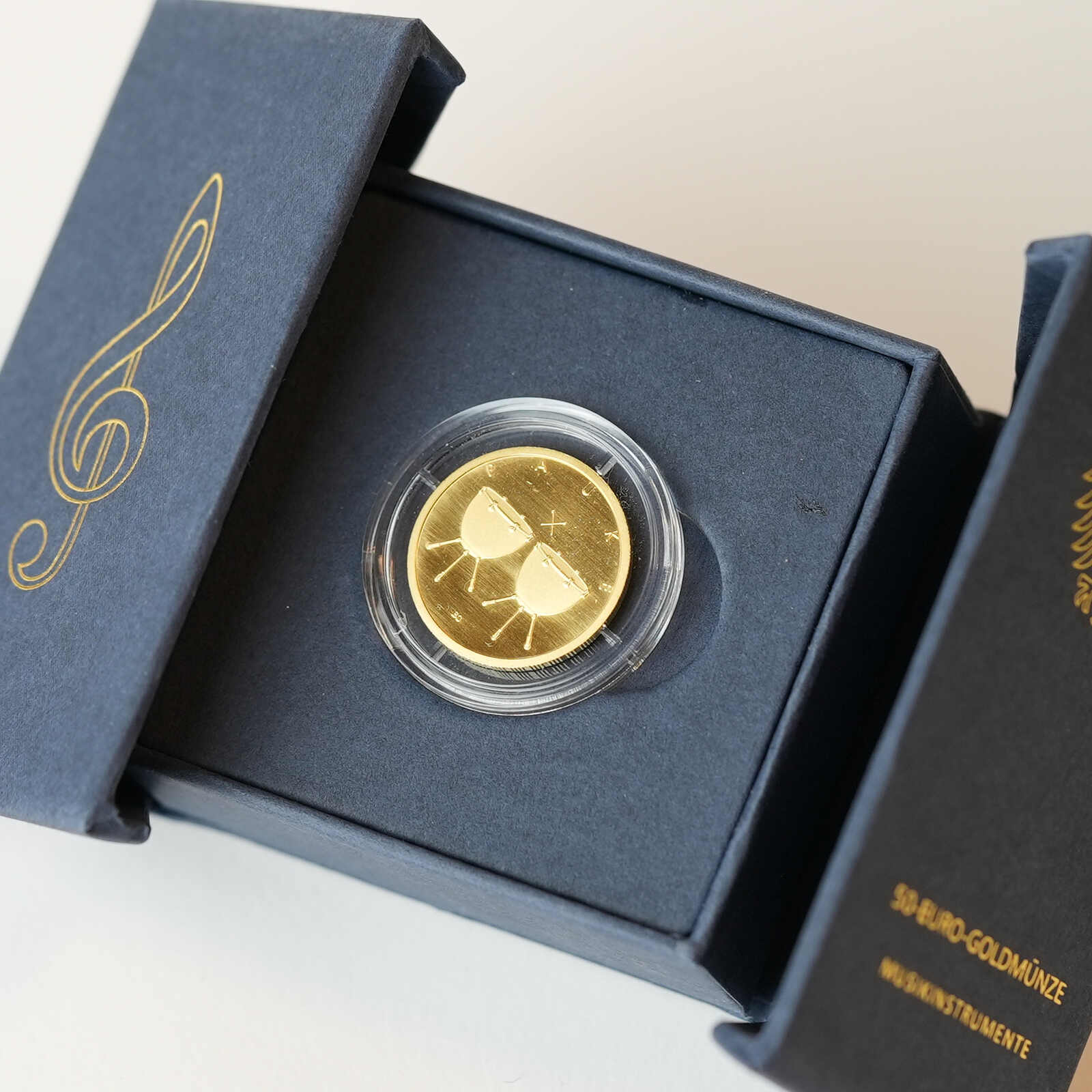 50 Euro, Gold, Pauke, 2021 F (Stuttgart), in Kapsel und in original ...