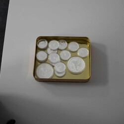 AUSTRALIEN SILBER, Partie mit 16 Silbermünzen, dabei 14 Stück ...