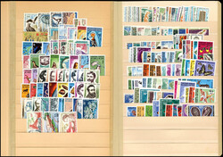 collection complète N°329/444 + PA N°56/111, tous TB - Photo Web