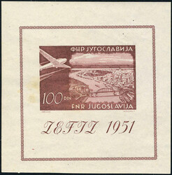 N° 4, 100d Exposition de Zagreb, rousseurs sinon TB